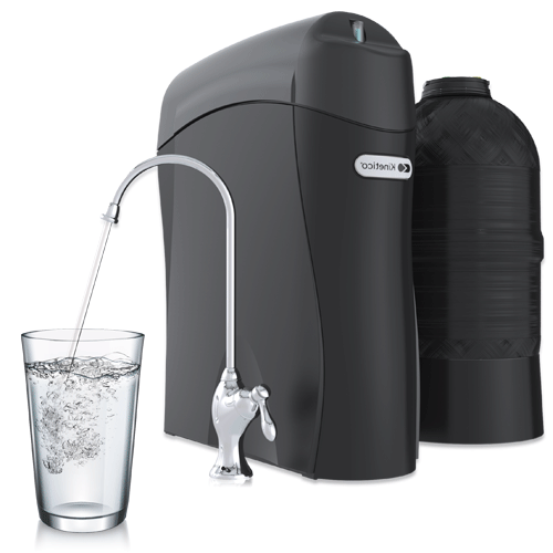 Kinetico K5饮用水站®配有专用水龙头和水杯